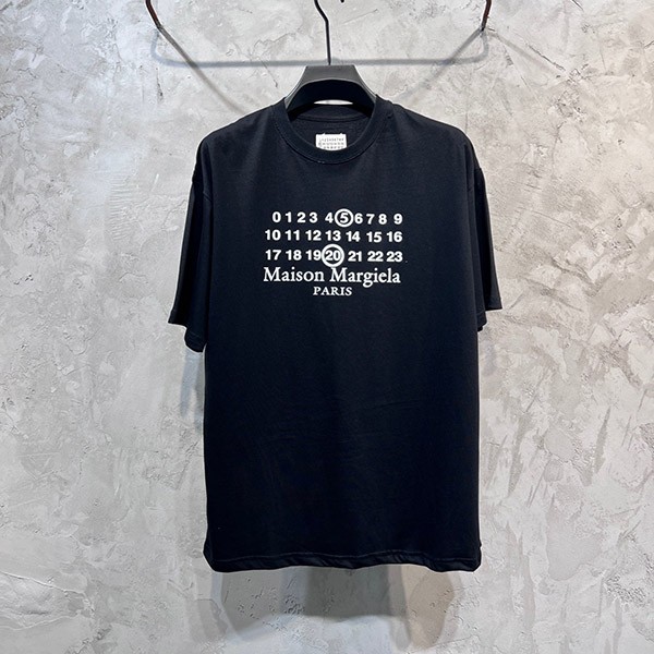 一目惚れ♪メゾンマルジェラ 520 ロゴTシャツ コピー 2色 Mau28234